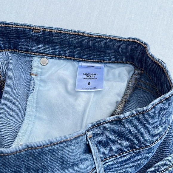 Express Denim Jean Shorts, size 6 - Picture 2 of 3